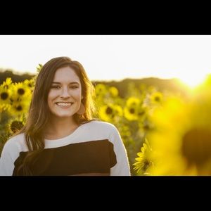 Meet your Posher, Elaina k.